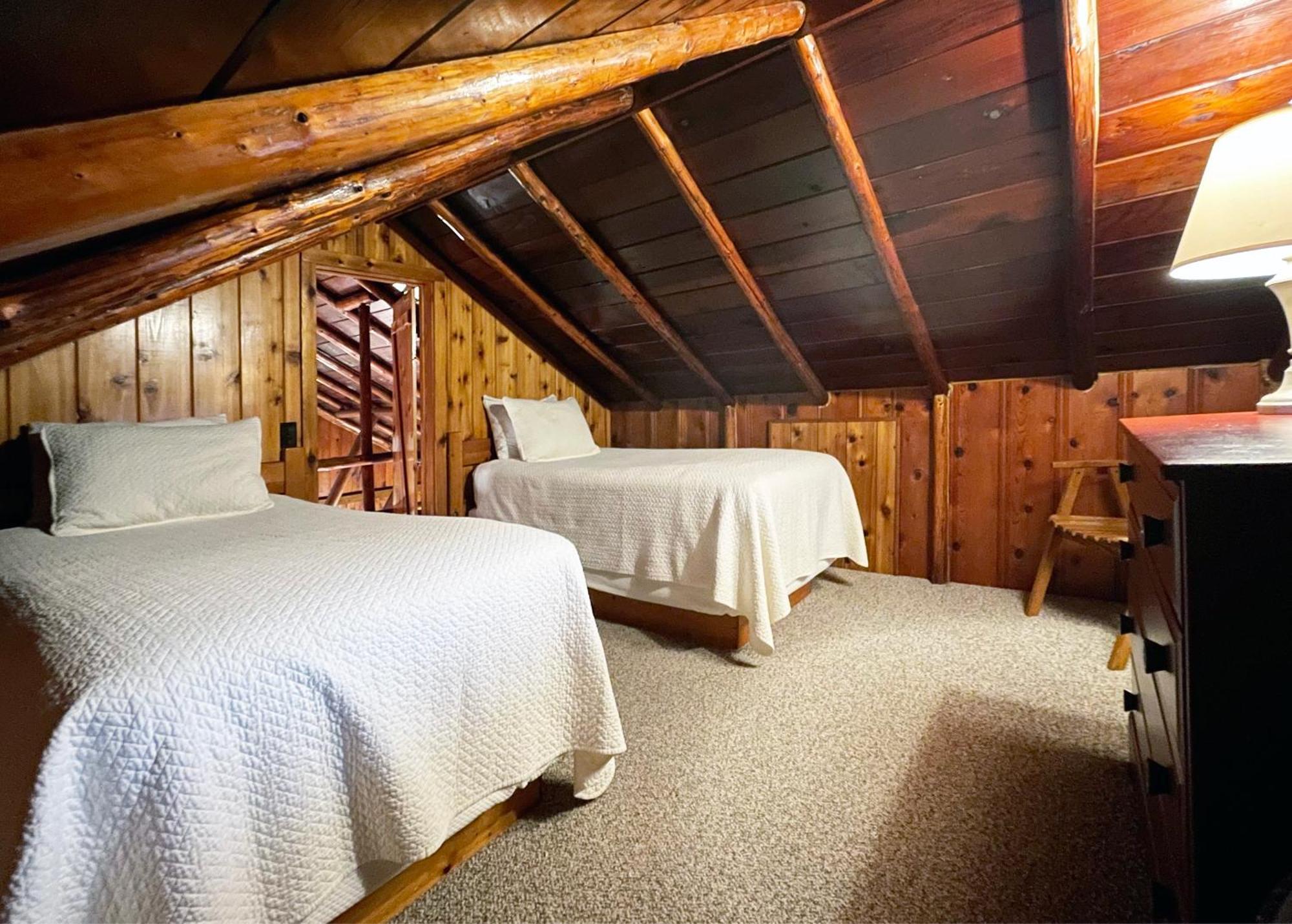 Mountain Springs Lodge *